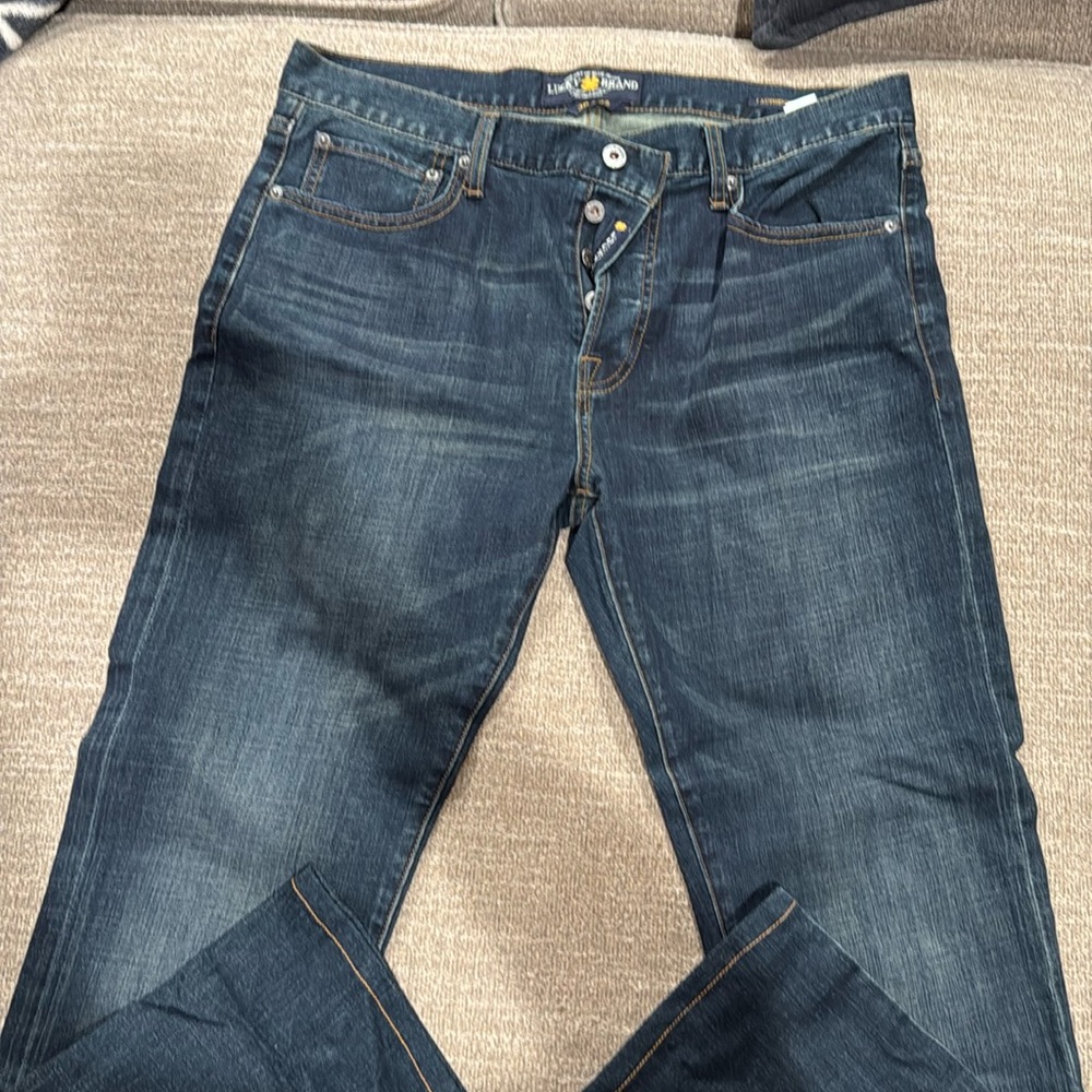 Never worn before lucky brand jeans. Size 36x32